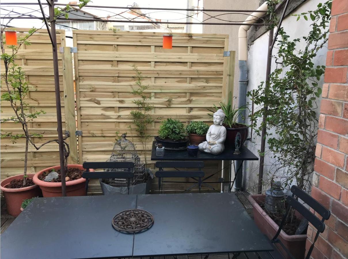 Chambre indépendante avec SDB-Terrasse privative. Centre ville Nîmes Esterno foto